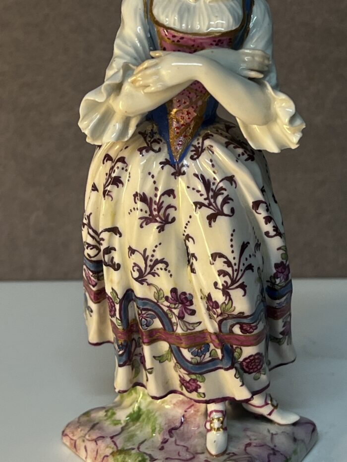 Très belle et ancienne statuette en porcelaine de la manufacture de Meissen XVIIIe siècle