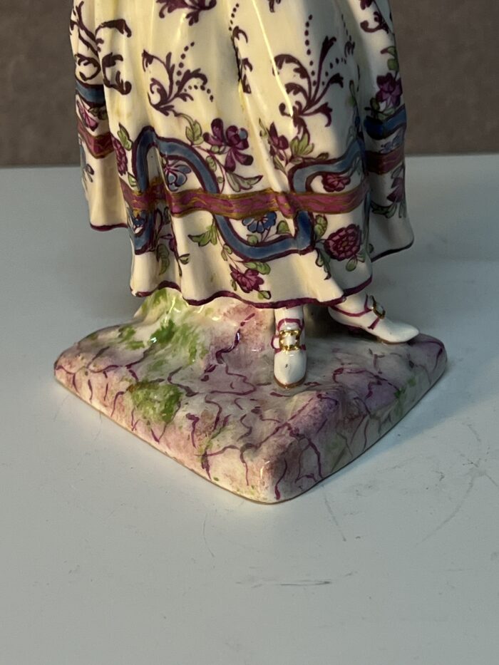 Très belle et ancienne statuette en porcelaine de la manufacture de Meissen XVIIIe siècle