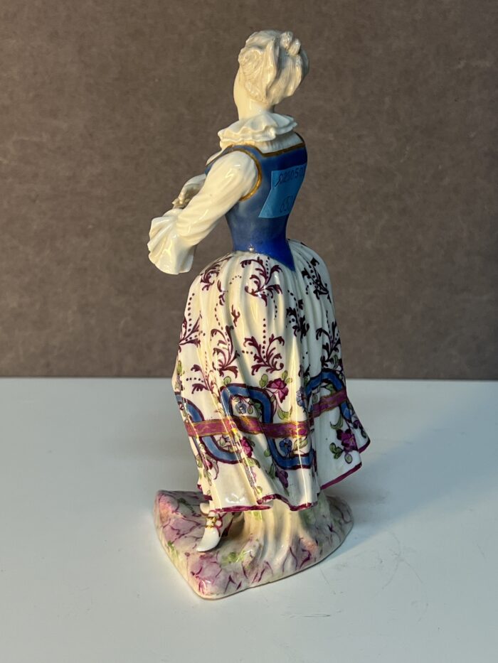 Très belle et ancienne statuette en porcelaine de la manufacture de Meissen XVIIIe siècle