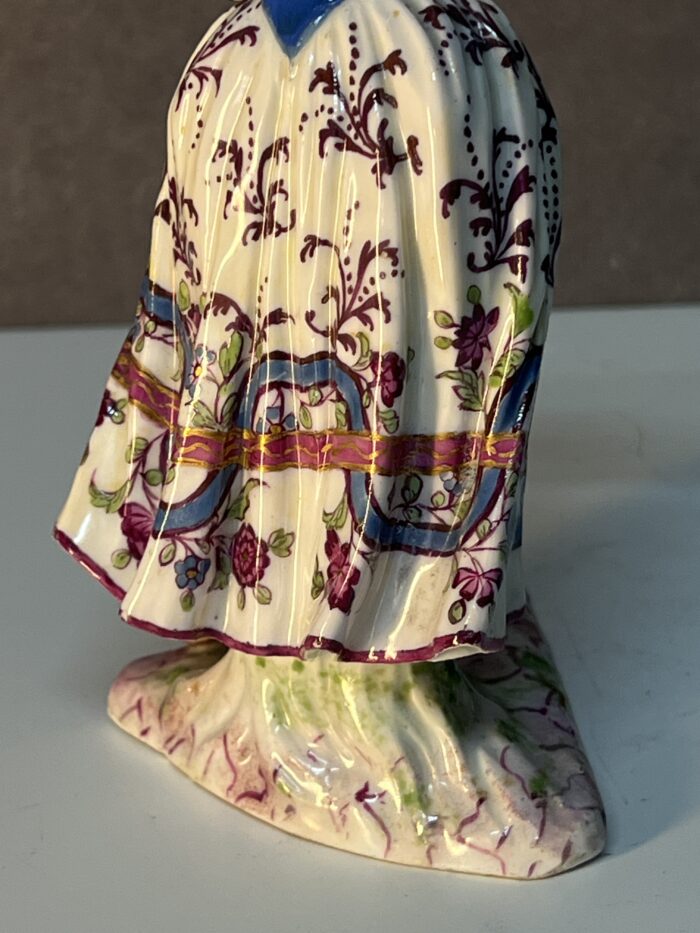 Très belle et ancienne statuette en porcelaine de la manufacture de Meissen XVIIIe siècle