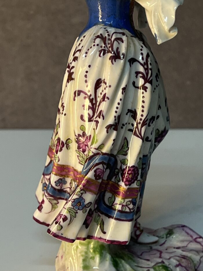 Très belle et ancienne statuette en porcelaine de la manufacture de Meissen XVIIIe siècle