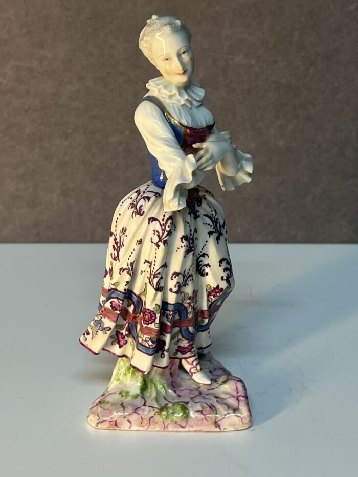 Très belle et ancienne statuette en porcelaine de la manufacture de Meissen XVIIIe siècle