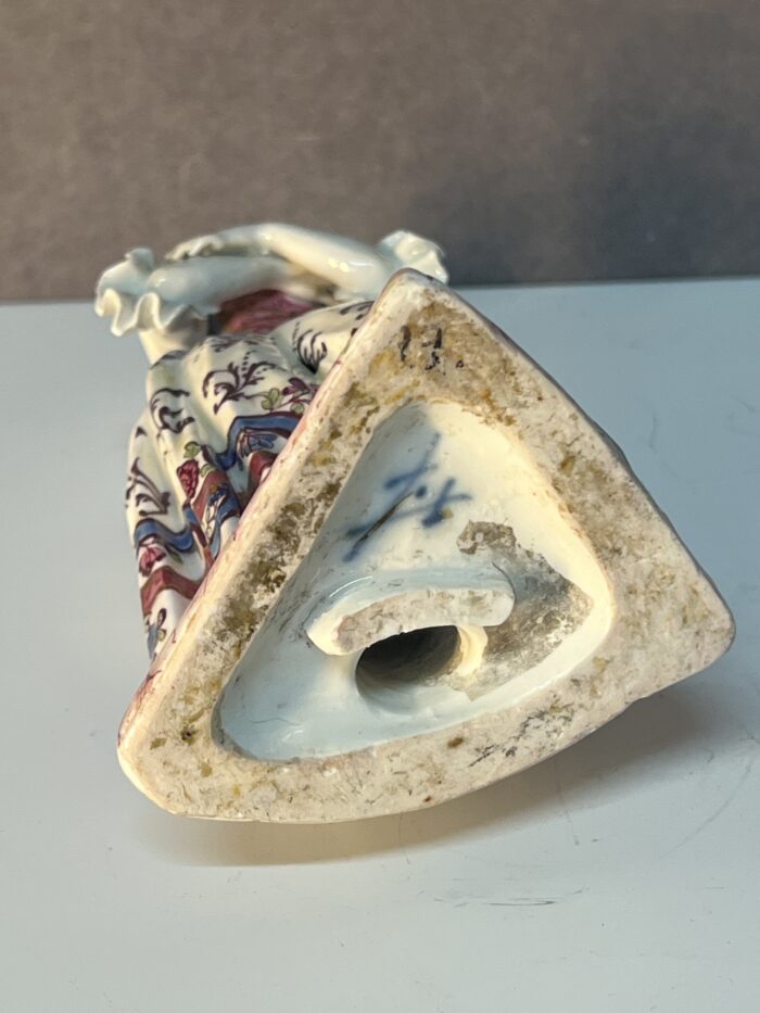 Très belle et ancienne statuette en porcelaine de la manufacture de Meissen XVIIIe siècle