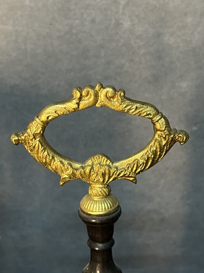 Cave à liqueur Napoléon III en bois de placage et cristal de Baccarat XIXe siècle