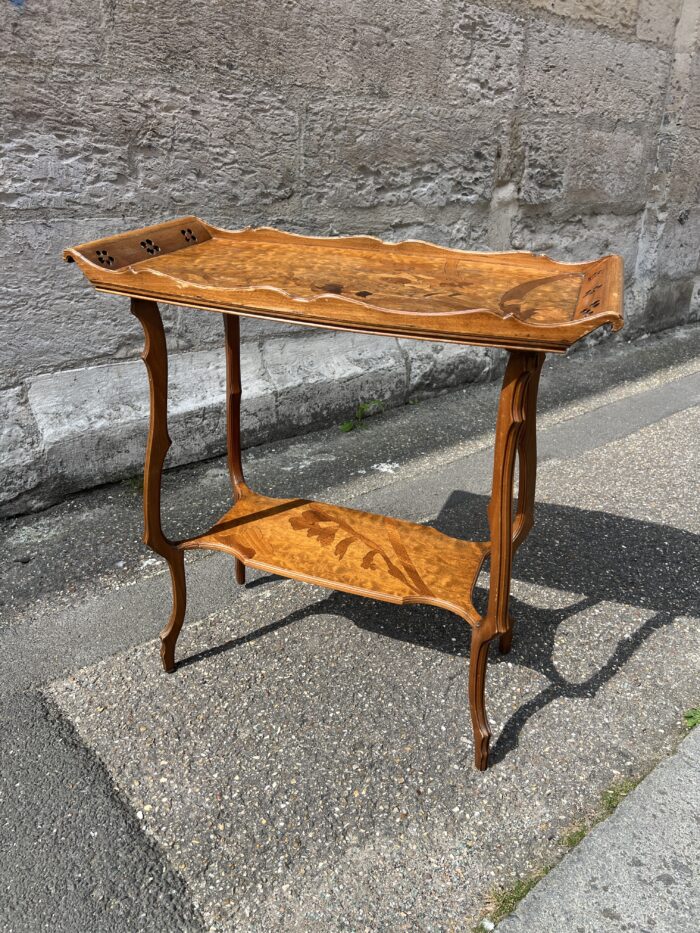 Table à thé à deux plateaux en bois de placage d'époque art Nouveau, signé Émile Gallé – Image 13