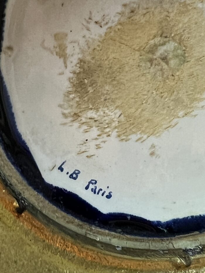 Paire de vases en porcelaine de Sèvres bleu colbat et monture en bronze sculpté et ciselé