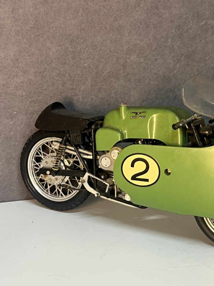 Protar 1/9 Moto Guzzi Grand Prix 500 cc. - 8 Cylindres, Champion d'Italie 1957
