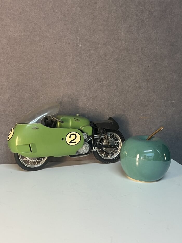 Protar 1/9 Moto Guzzi Grand Prix 500 cc. - 8 Cylindres, Champion d'Italie 1957