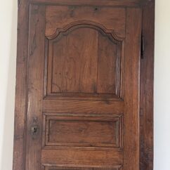 Bel ensemble de portes de placard en chêne massif du XIXe siècle