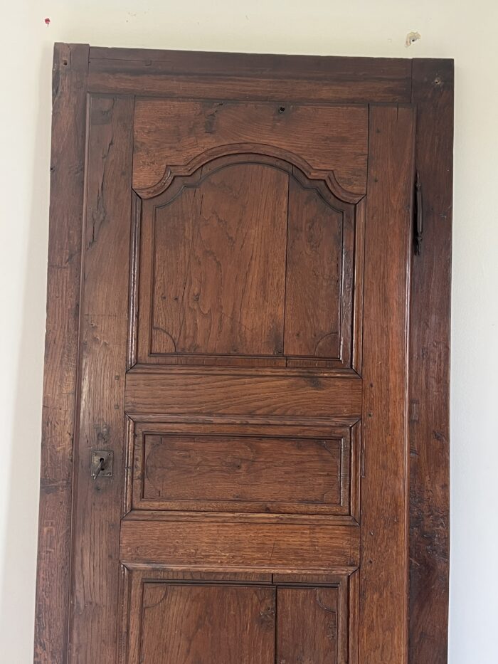 Bel ensemble de portes de placard en chêne massif du XIXe siècle