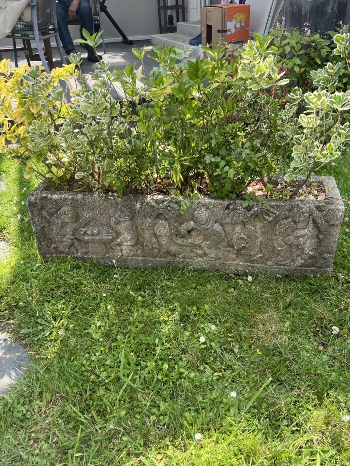 Grande jardinière en pierre reconstituée inspirée du style de la Renaissance