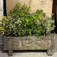 Grande jardinière en pierre reconstituée inspirée du style de la Renaissance