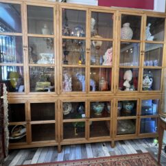 Magnifique et exceptionnelle grande vitrine bibliothèque en bois exotique, 12 portes vitrées, 2.5 x 3 m