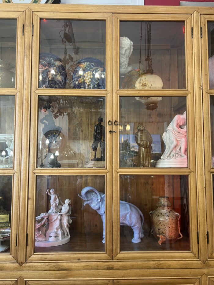 Magnifique et exceptionnelle grande vitrine bibliothèque en bois exotique, 12 portes vitrées, 2.5 x 3 m