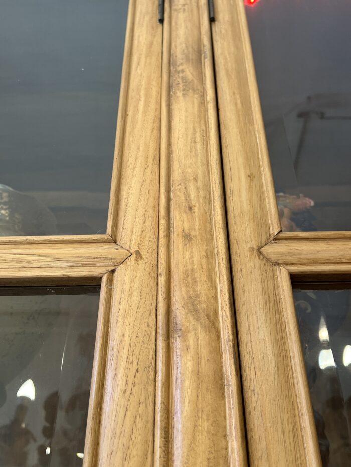 Magnifique et exceptionnelle grande vitrine bibliothèque en bois exotique, 12 portes vitrées, 2.5 x 3 m