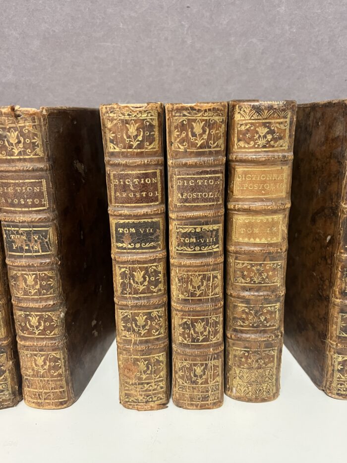 11 tomes du dictionnaire Apostolique à l'usage de messieurs les curés, 1752