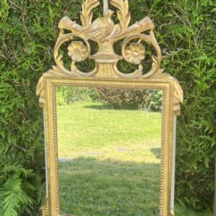 Très beau miroir de style Louis XVI en bois doré, fin du XIXe siècle