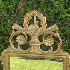 Très beau miroir de style Louis XVI en bois doré, fin du XIXe siècle