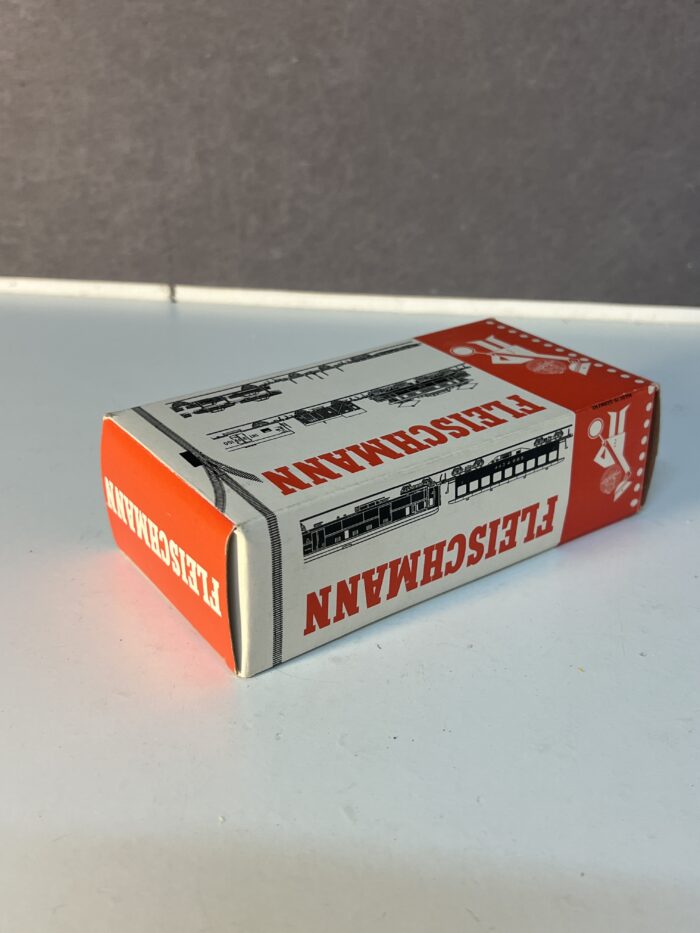 FLEISCHMANN 5050, fourgon postal à guérite DB