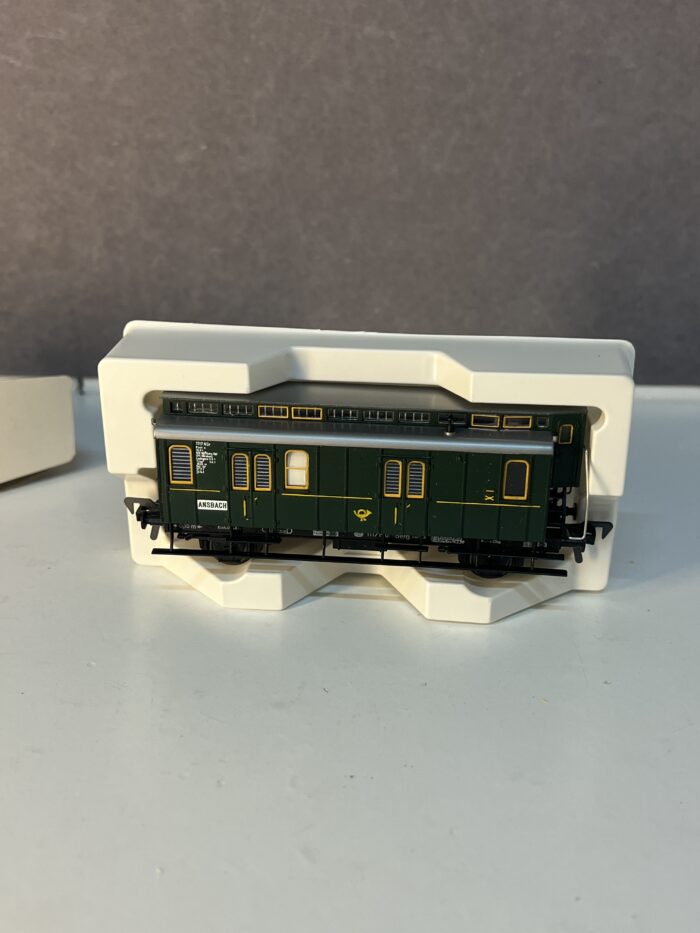 FLEISCHMANN 5050, fourgon postal à guérite DB