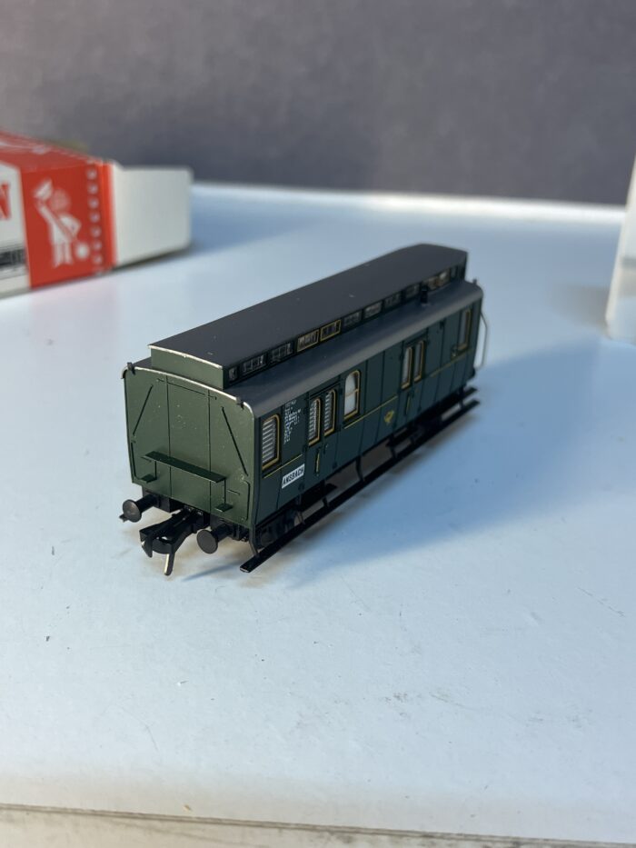 FLEISCHMANN 5050, fourgon postal à guérite DB
