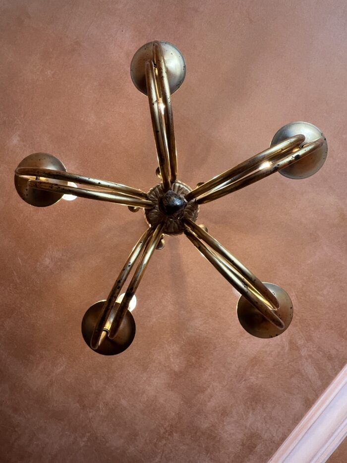 Maison Jansen, (DLG) joli lustre ancien en bronze et laiton doré, corps de chasse