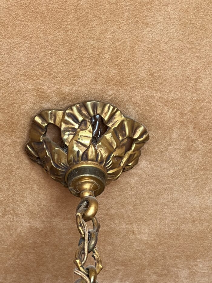 Maison Jansen, (DLG) joli lustre ancien en bronze et laiton doré, corps de chasse